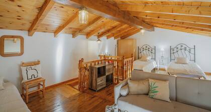 Country Home 'La Casa De Sara ' with Mountain View, Private Terrace and Wi-Fi