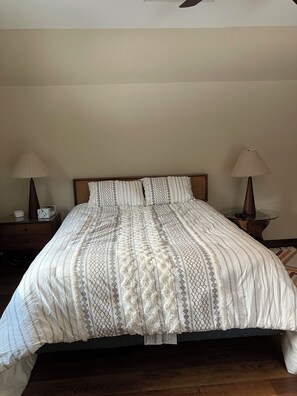 1 bedroom, iron/ironing board, free WiFi, bed sheets - Welcome To My Loft! (Racine)