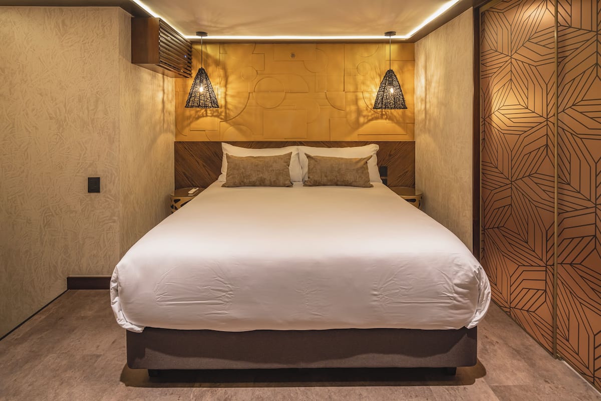 Alloggio Deluxe su due livelli | 1 camera, biancheria da letto ipoallergenica, copriletto in piuma