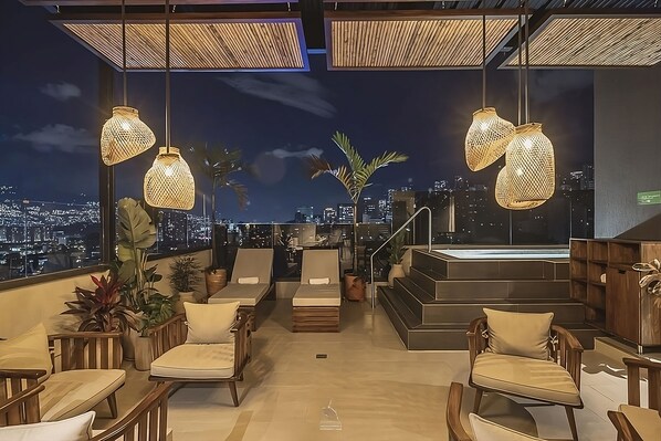 Rooftop terrace - Golden Valley Hotel (Medellín)