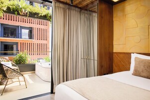 1 habitación, ropa de cama hipoalergénica, cubrecamas y minibar