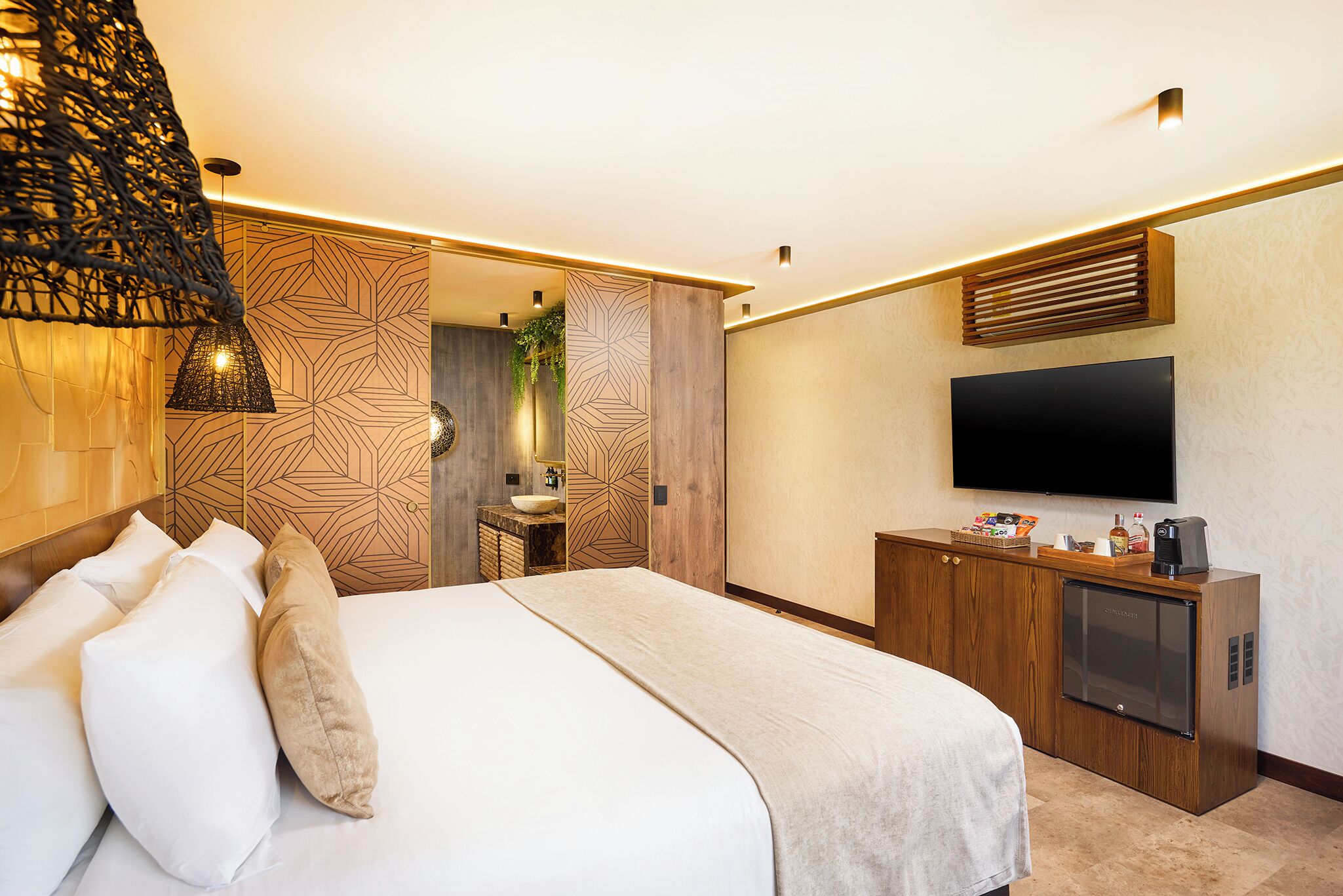 Deluxe suite | 1 slaapkamer, hypoallergeen beddengoed, donzen dekbedden, een minibar
