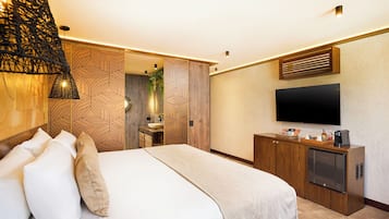 Deluxe suite | 1 slaapkamer, hypoallergeen beddengoed, donzen dekbedden, een minibar