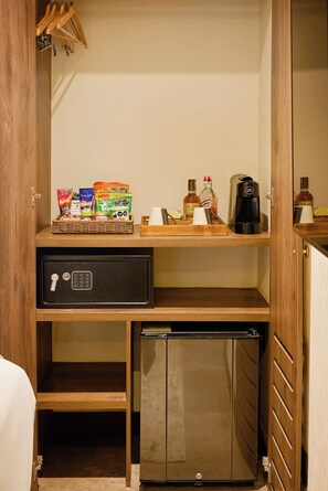 1 habitación, ropa de cama hipoalergénica, cubrecamas y minibar 