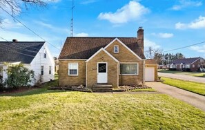 Exterior - Walk to Hall of Fame, cozy immaculate, and charming home!  (Canton)