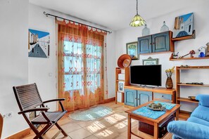 TV - Apartment 'Casa Rubire Vejer' with Private Terrace (Vejer de la Frontera)