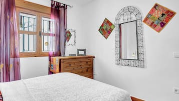 2 chambres, fer et planche Ă  repasser, Wi-Fi gratuit, draps fournis