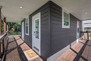 Terrace/patio - Powell House! 3 mi from Purina (Labadie)