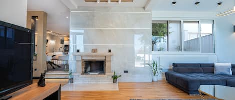 Flat-screen TV, fireplace