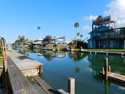 Canal Views with Boat Slip on Key Allegro! Spacious and Cozy!