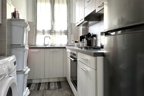 Kühlschrank, Ofen, Geschirrspüler