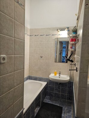 Hårtørrer, håndklæder, Sæbe, Shampoo