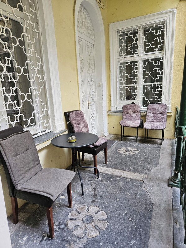 Terrace/patio - Central Bridge Apartment - Budapest (Budapest)