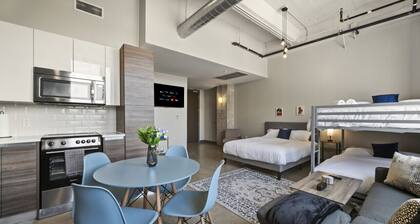 Central Dallas Apartment | Pool + Walk to Convention Center