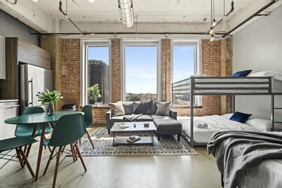 Stunning Downtown Apartment | Pool, Laundry, Parking