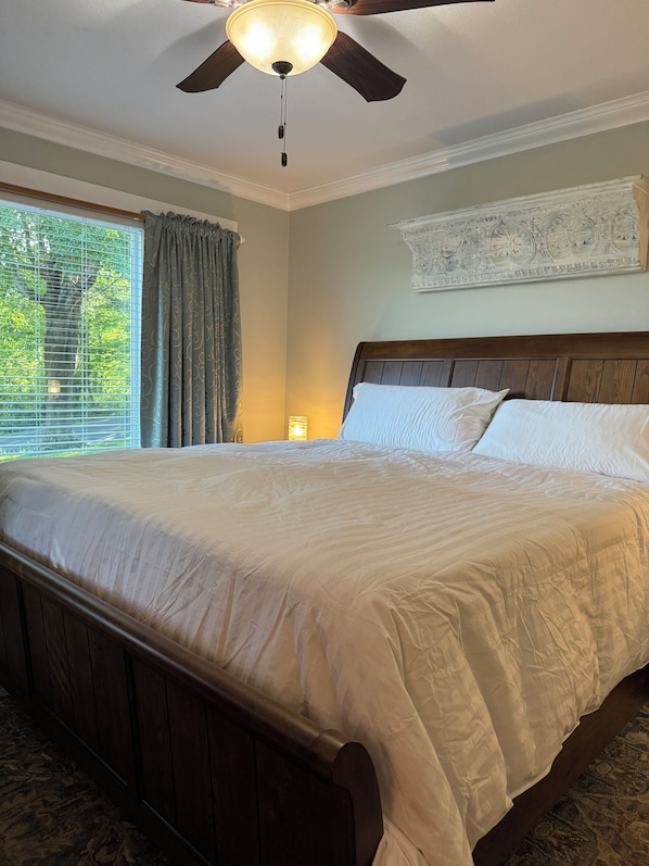 3 bedrooms, iron/ironing board, free WiFi, bed sheets