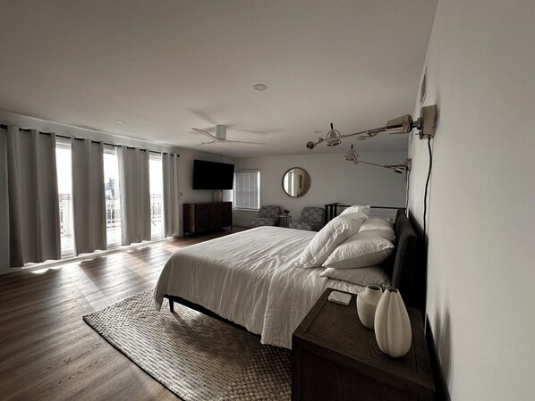 4 bedrooms, iron/ironing board, travel cot, WiFi