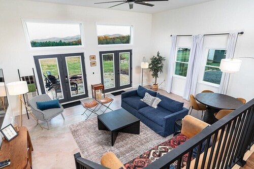 Glenbrae: Afton Retreat w/Mountain Views off 151
