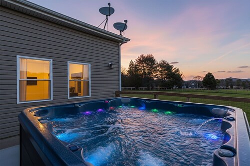 Glenbrae: Afton Retreat w/Mountain Views off 151