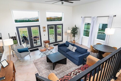 Glenbrae: Afton Retreat w/Mountain Views off 151