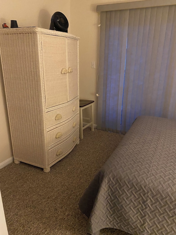 2 bedrooms, iron/ironing board, free WiFi