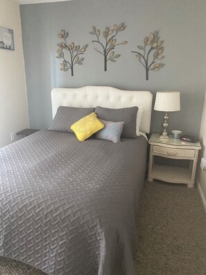 2 bedrooms, iron/ironing board, free WiFi - "A Shore Thing" is Family friendly
Ocean City MD
Walking distance to The beach! (Ocean City)
