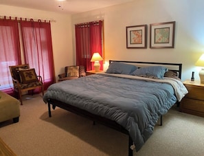 3 quartos, cofres nos quartos, Wi-Fi de cortesia, roupa de cama