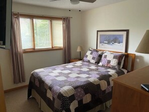 3 室のベッドルーム、セーフティボックス (室内)、WiFi (無料)、ベッドシーツ