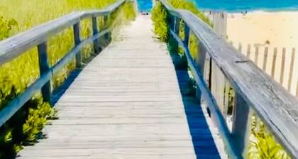 Stunning seaside studio, walk to beach, romantic getaway for 2