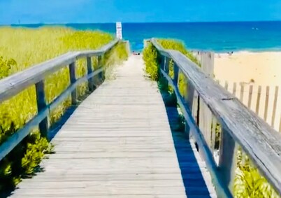 Stunning seaside studio, walk to beach, romantic getaway for 2