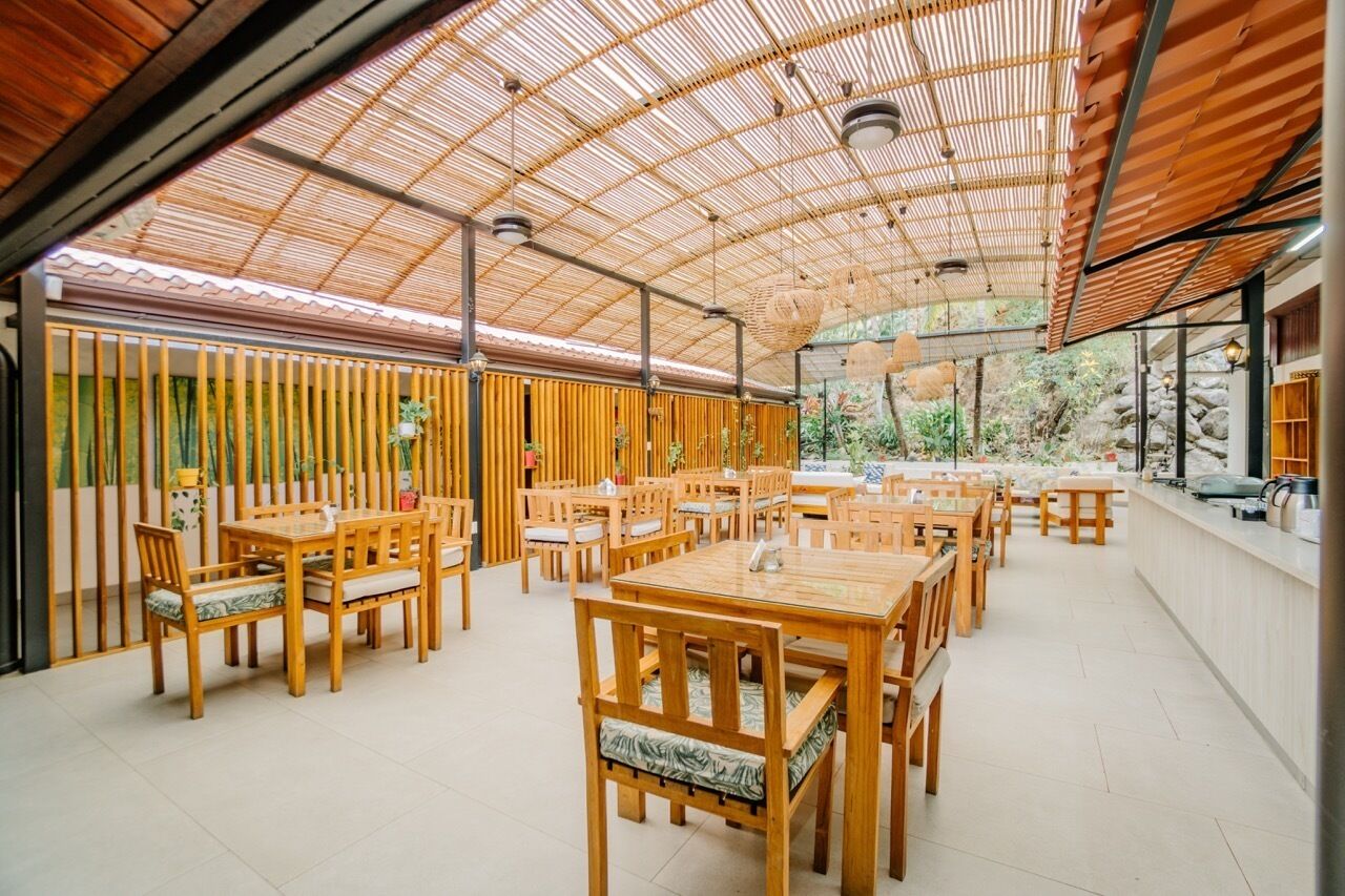 30-英寸纯平电视（配备有线频道）