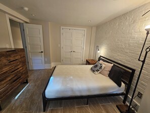 2 dormitoris, planxa i posts de planxar, wifi i roba de llit 