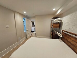 2 sovrum, strykjärn/strykbräda, wi-fi och sängkläder