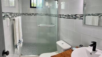 Towels, soap, shampoo, toilet paper