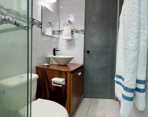 Towels, soap, shampoo, toilet paper