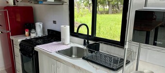 Cozy familizy-sized apartment, downstairs, with large patio - Alto Boquete