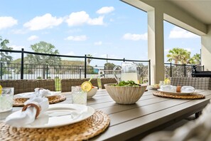 Outdoor dining - Stunning Oasis w/ Private Pool & Walk to Ocean (Melbourne Beach)