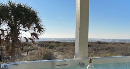 Beachfront - Private Swim Spa- 5 Bedroom -3 Bathroom -16 guests