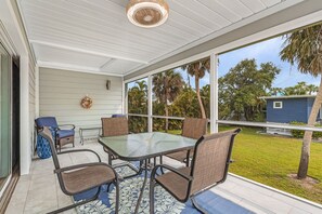Outdoor dining - Updated and Private| 167 Mandalay Oasis: 3BR, (Fort Myers Beach)