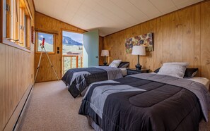 2 bedrooms, free WiFi, bed sheets - Loren's Lookout- pet friendly, on the way to Yellowstone National Park (Cody)
