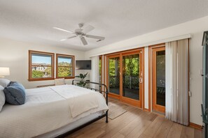 4 bedrooms, iron/ironing board, free WiFi, bed sheets - Cloudbreak: Pet Friendly, Oceanside, Hot Tub, Community Amenities! (Duck)