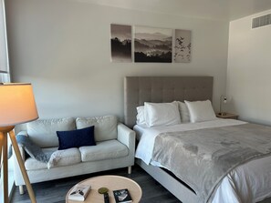Iron/ironing board, free WiFi, bed sheets