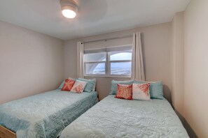 2 habitaciones, tabla de planchar con plancha y wifi gratis 