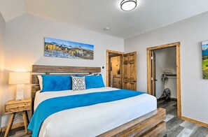 3 bedrooms, iron/ironing board, free WiFi, bed sheets - Pagosa Elevated: Downtown Home Near Wolf Creek (Pagosa Springs)