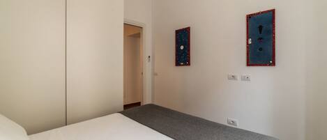 2 bedrooms, iron/ironing board, travel crib, WiFi