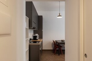 Fridge, microwave, oven, stovetop - Testaccio 11 - FromHometoRome (Roma)