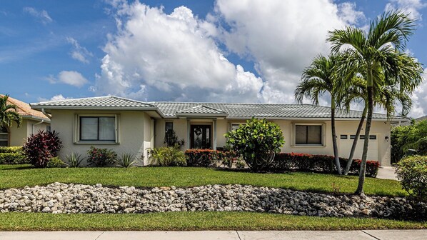 Unclassified image, 1 of 21, button