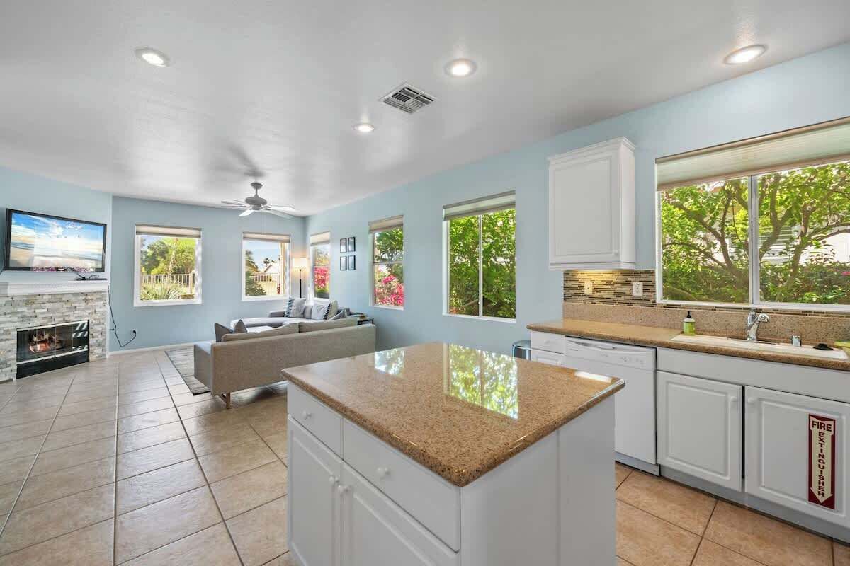 Private Pool & Hot Tub | Indian Palms 3br - Indio, CA