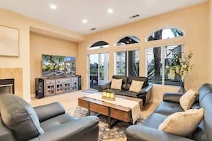 TV, fireplace