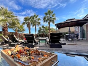 Outdoor dining - Stylish Indio Home w/ Pool, Spa & Fire Pit (Indio)